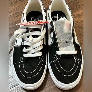 Brand new low top checkered vans 6.5